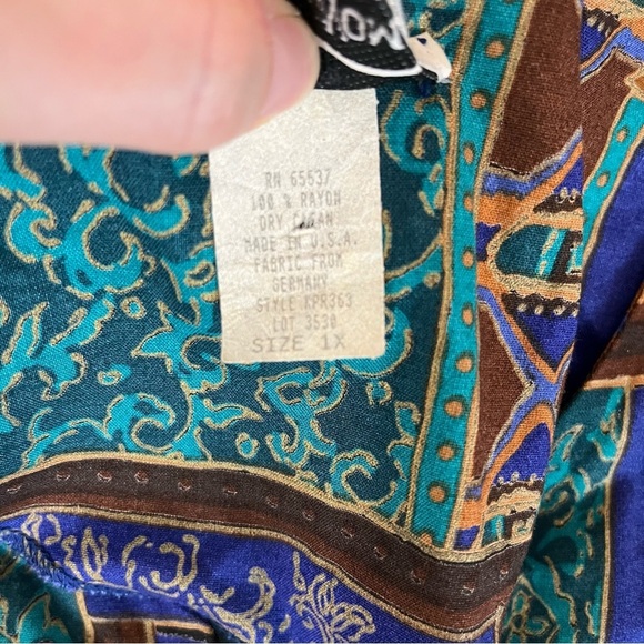 August Max Aztec Lightweight Button Down Shirt - Size 1X - Picture 9 of 9